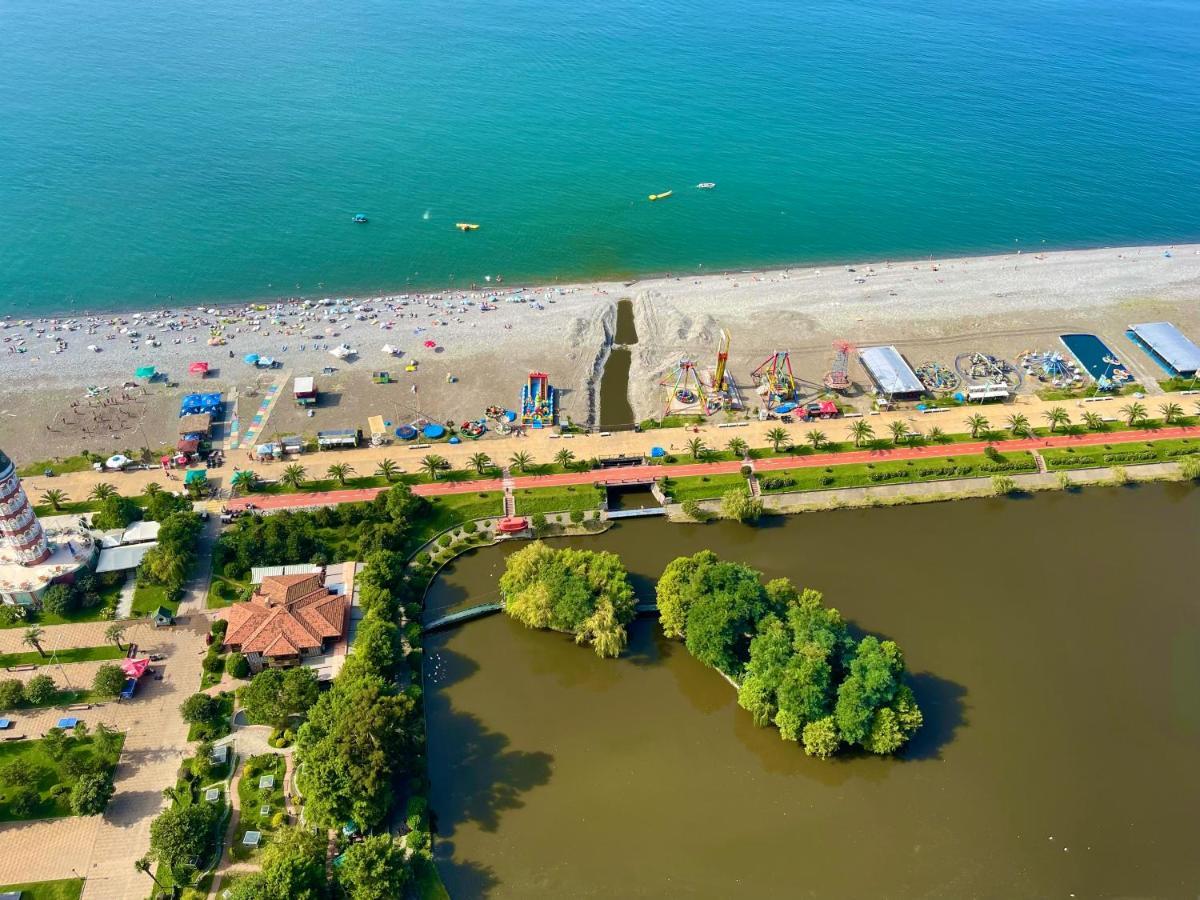 Hellobatumi Aparthotel Εξωτερικό φωτογραφία
