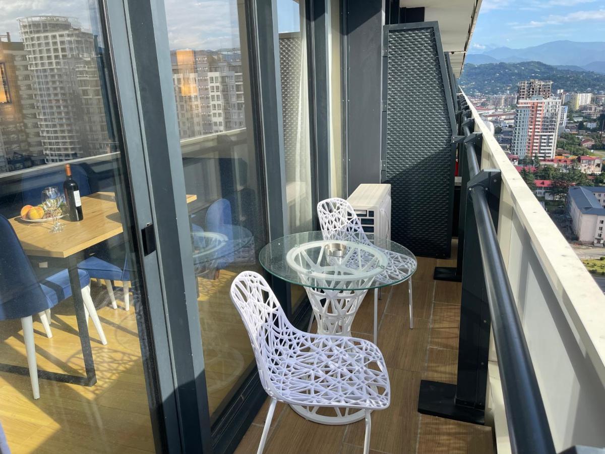 Hellobatumi Aparthotel Εξωτερικό φωτογραφία