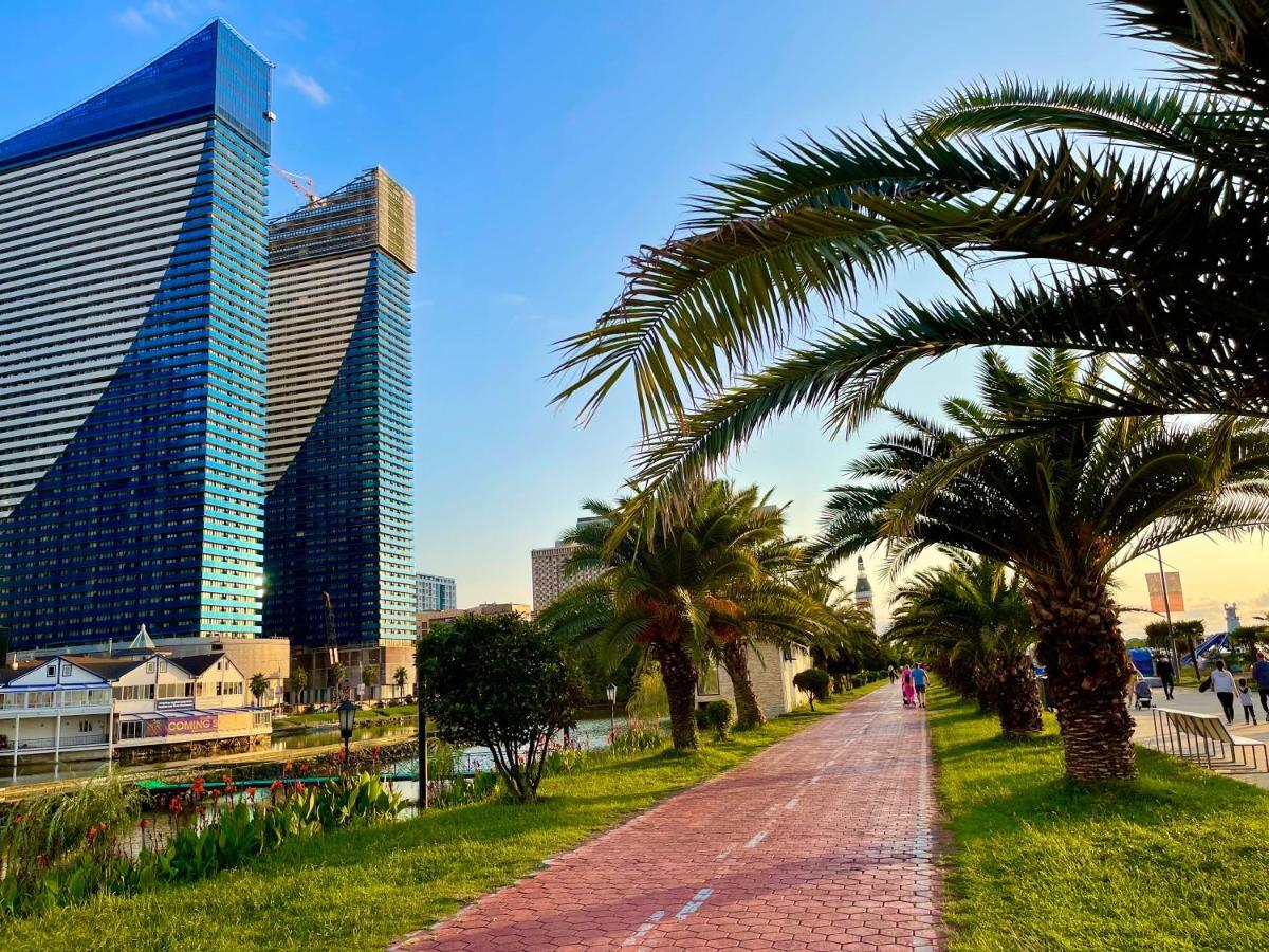 Hellobatumi Aparthotel Εξωτερικό φωτογραφία