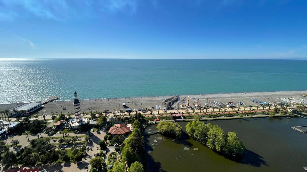 Hellobatumi Aparthotel Εξωτερικό φωτογραφία