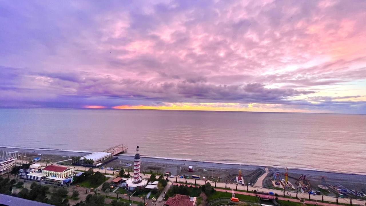 Hellobatumi Aparthotel Εξωτερικό φωτογραφία