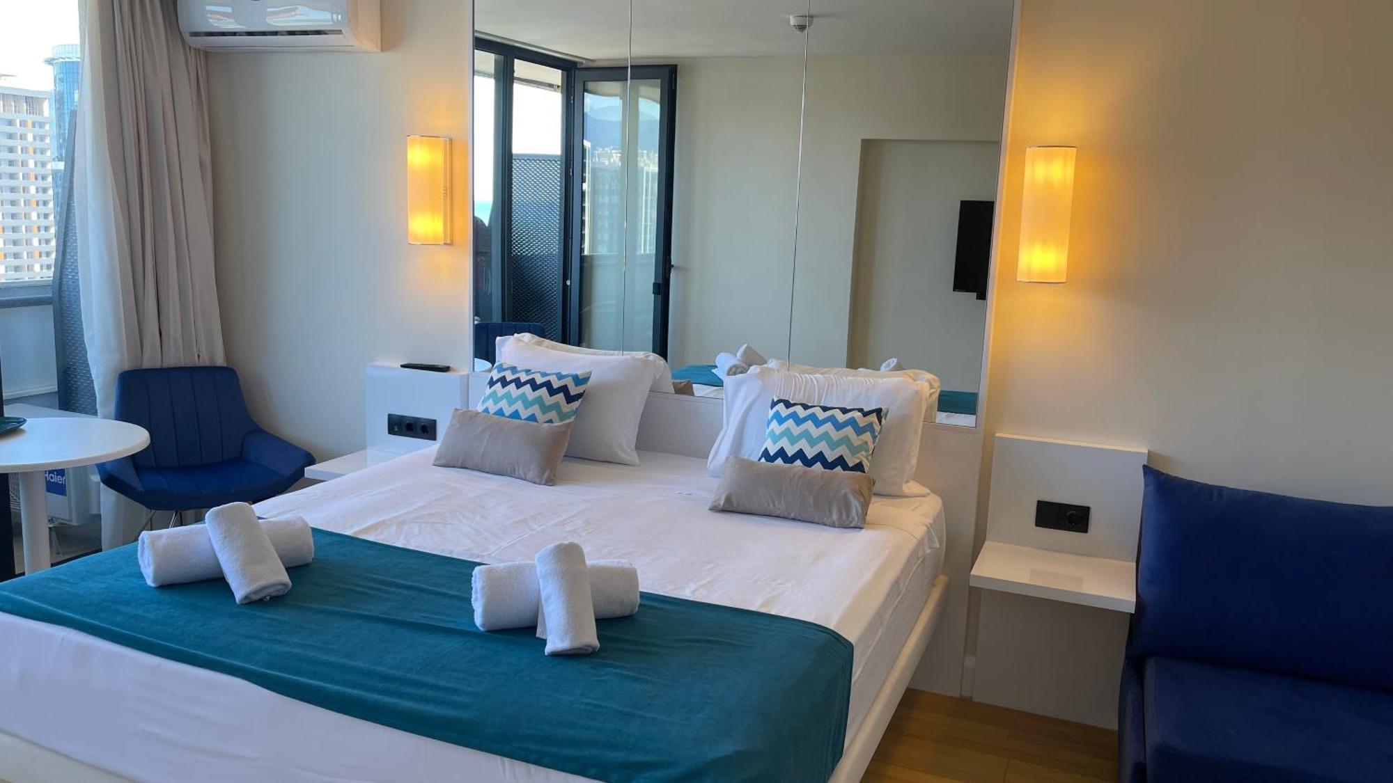 Hellobatumi Aparthotel Εξωτερικό φωτογραφία