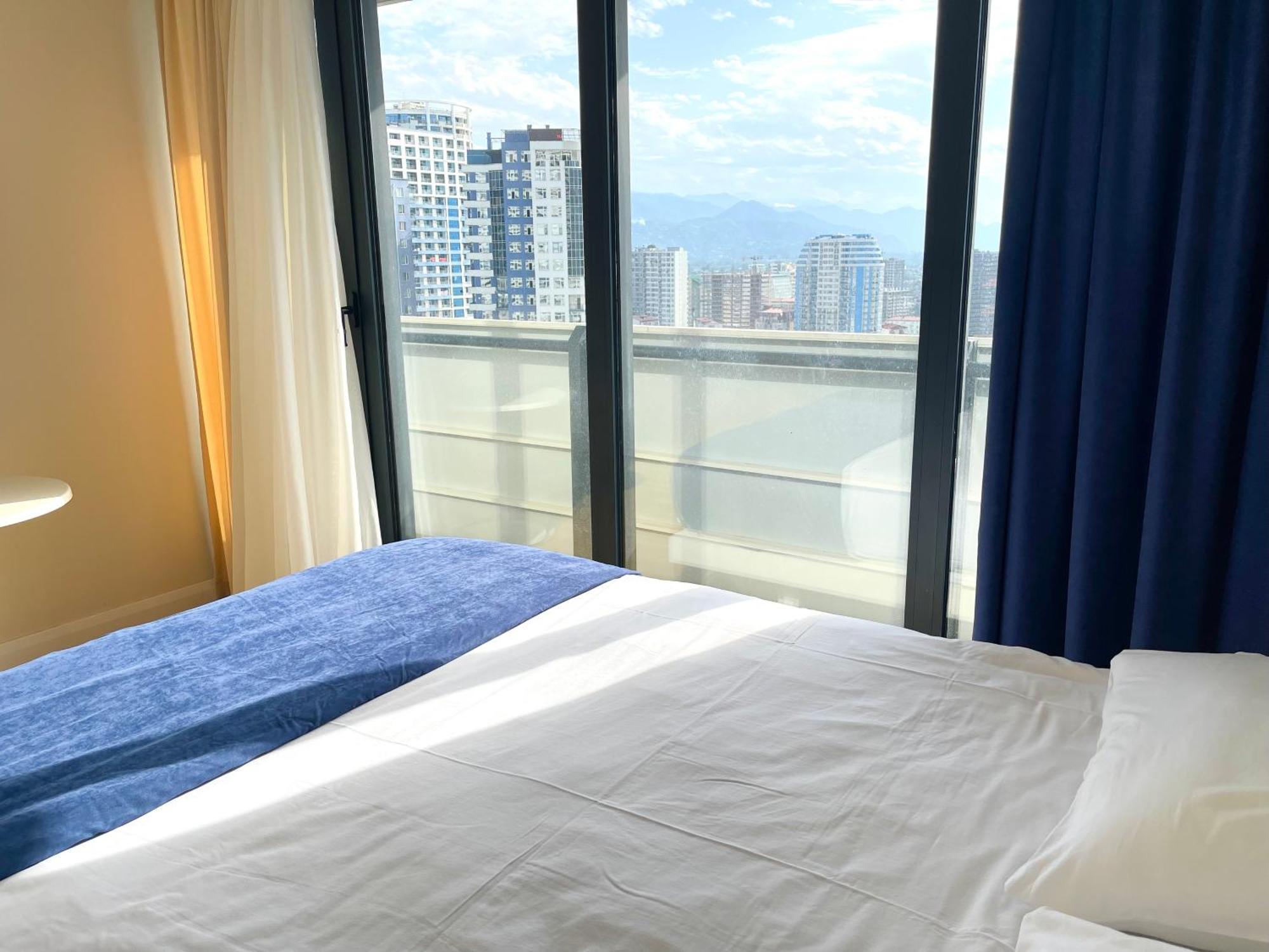 Hellobatumi Aparthotel Εξωτερικό φωτογραφία