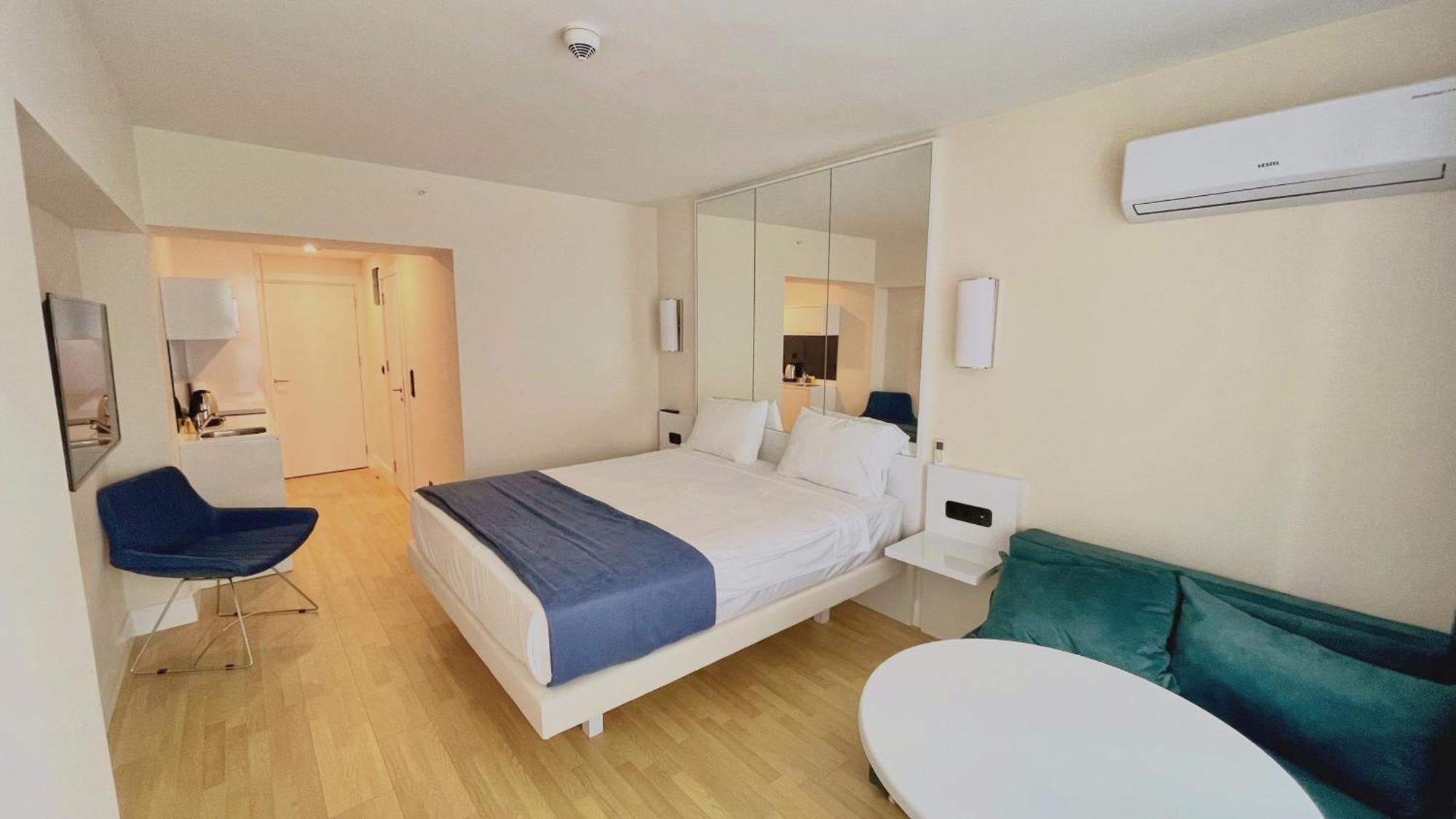 Hellobatumi Aparthotel Εξωτερικό φωτογραφία